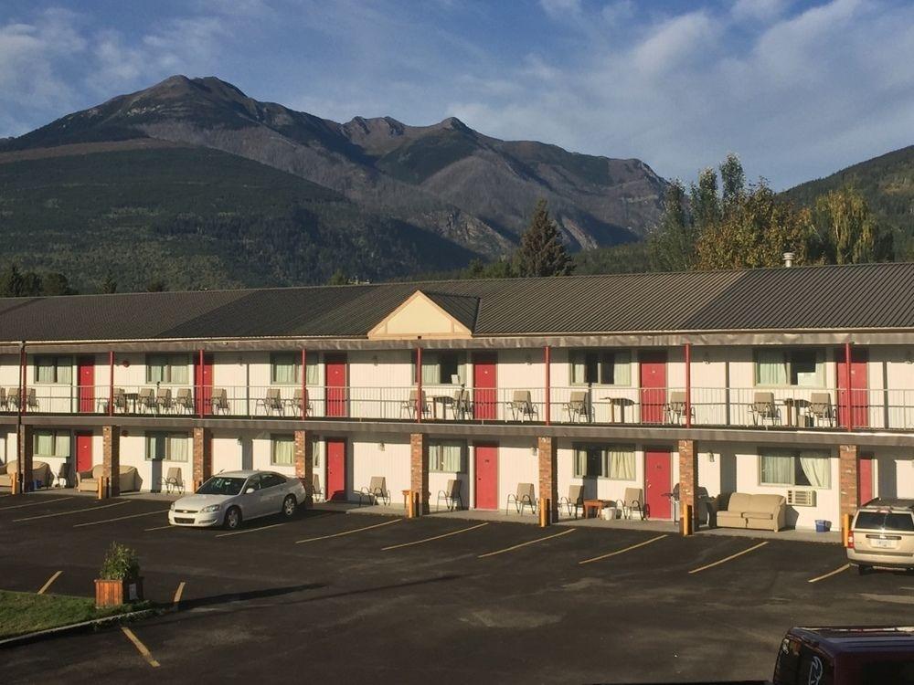 Valemount Vacation Inn Bagian luar foto