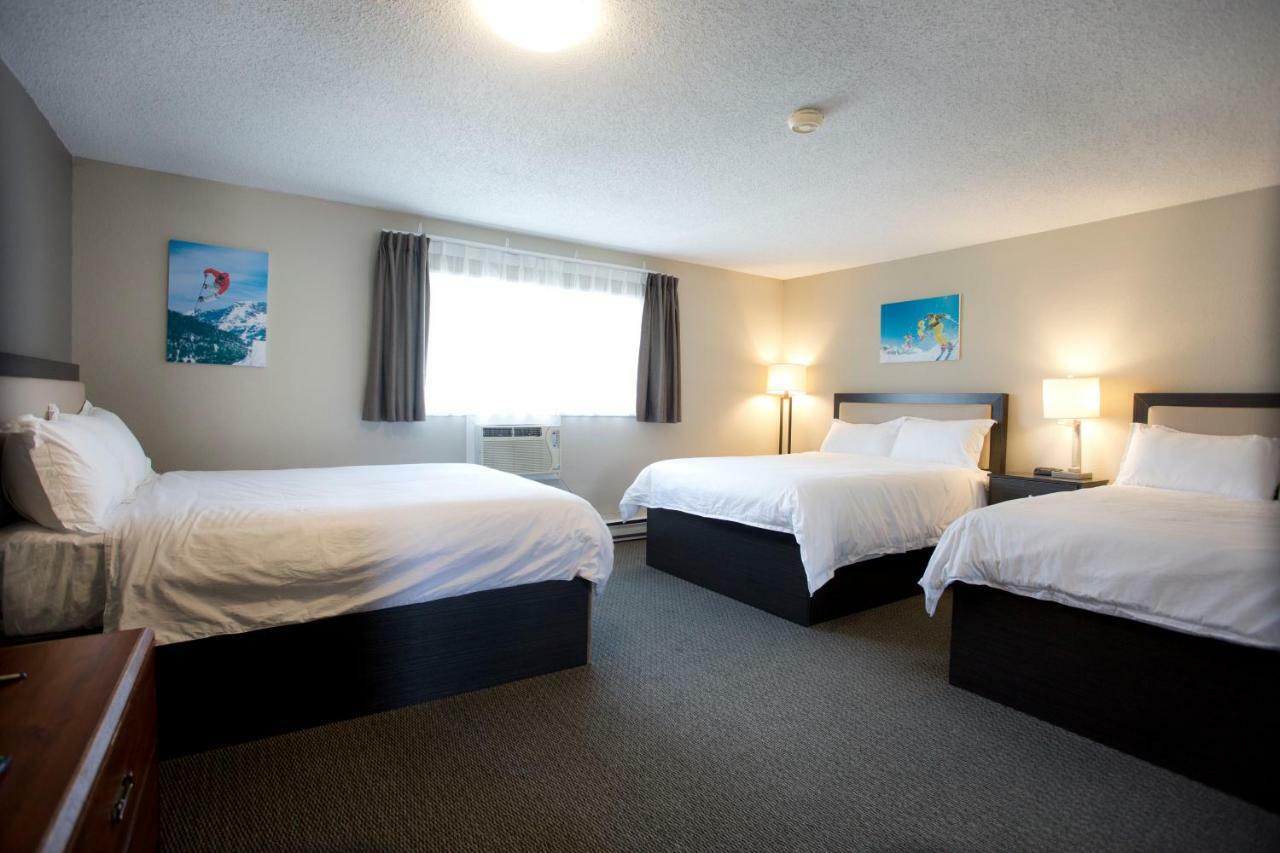 Valemount Vacation Inn Bagian luar foto