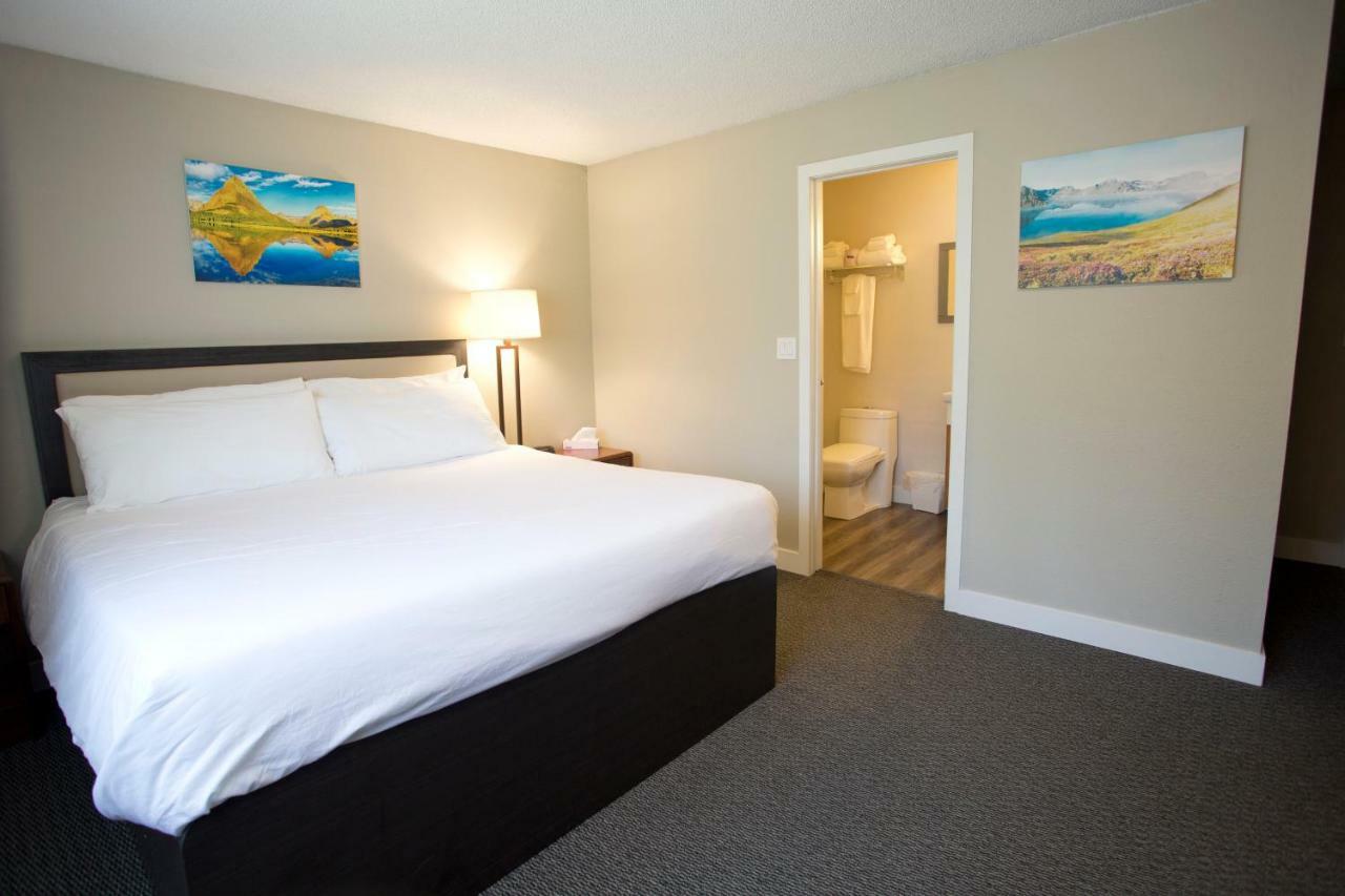Valemount Vacation Inn Bagian luar foto