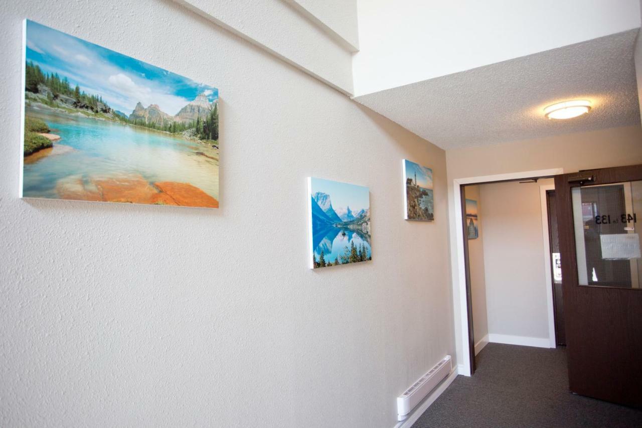 Valemount Vacation Inn Bagian luar foto