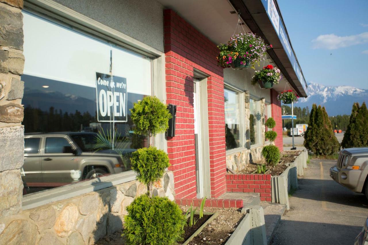 Valemount Vacation Inn Bagian luar foto