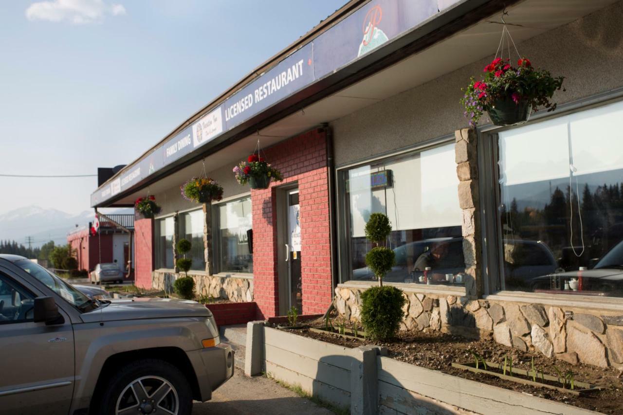 Valemount Vacation Inn Bagian luar foto