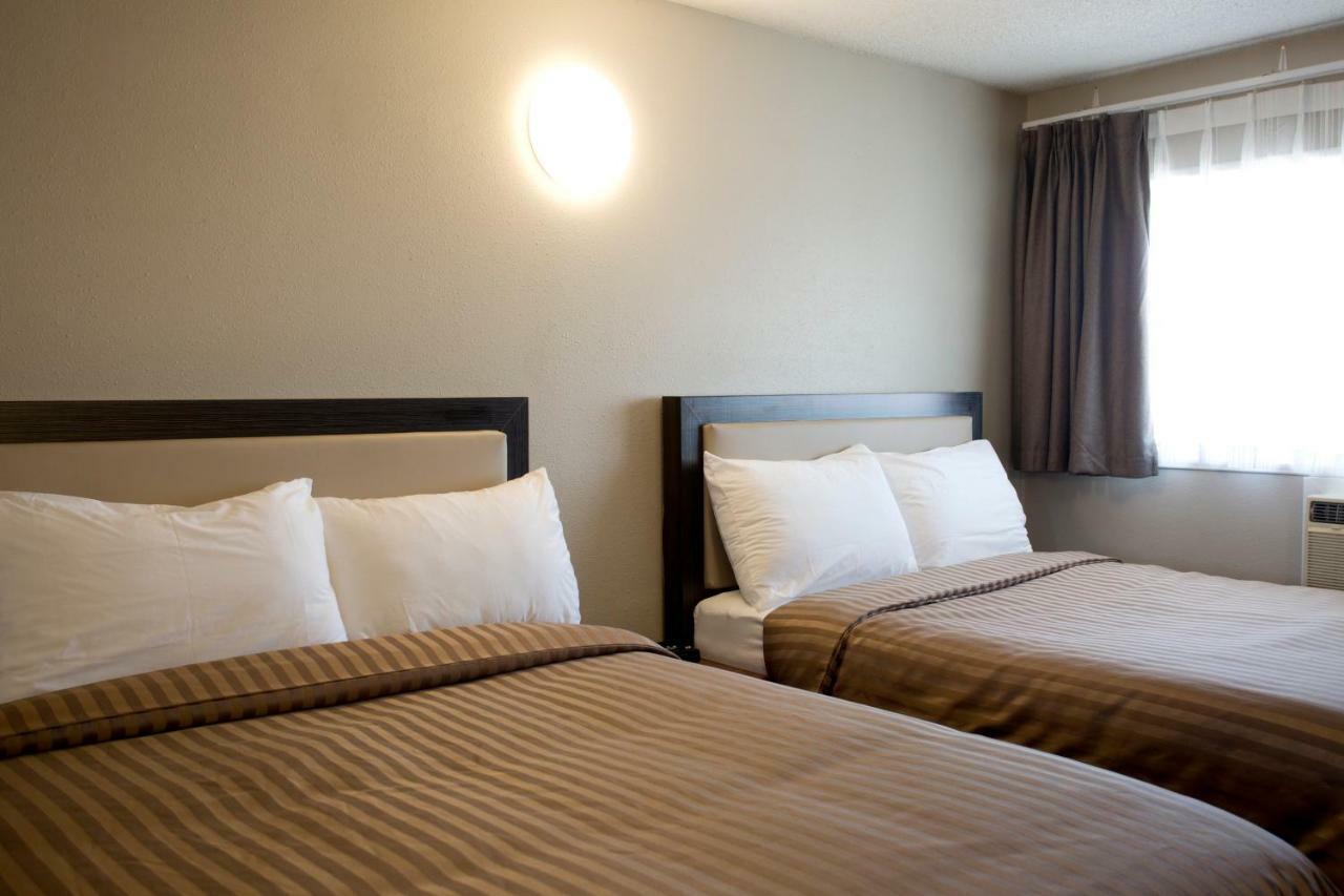 Valemount Vacation Inn Bagian luar foto